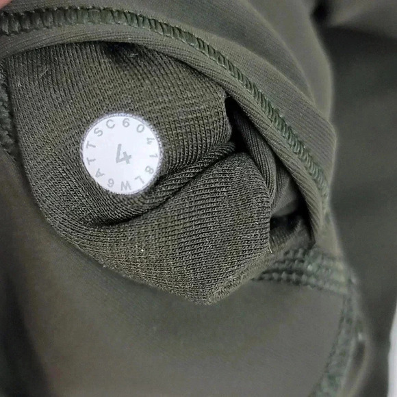 Lululemon Wunder Under Crop (High-Rise) *Full-On Luxtreme 21"Dark Olive (First - Picture 9 of 14